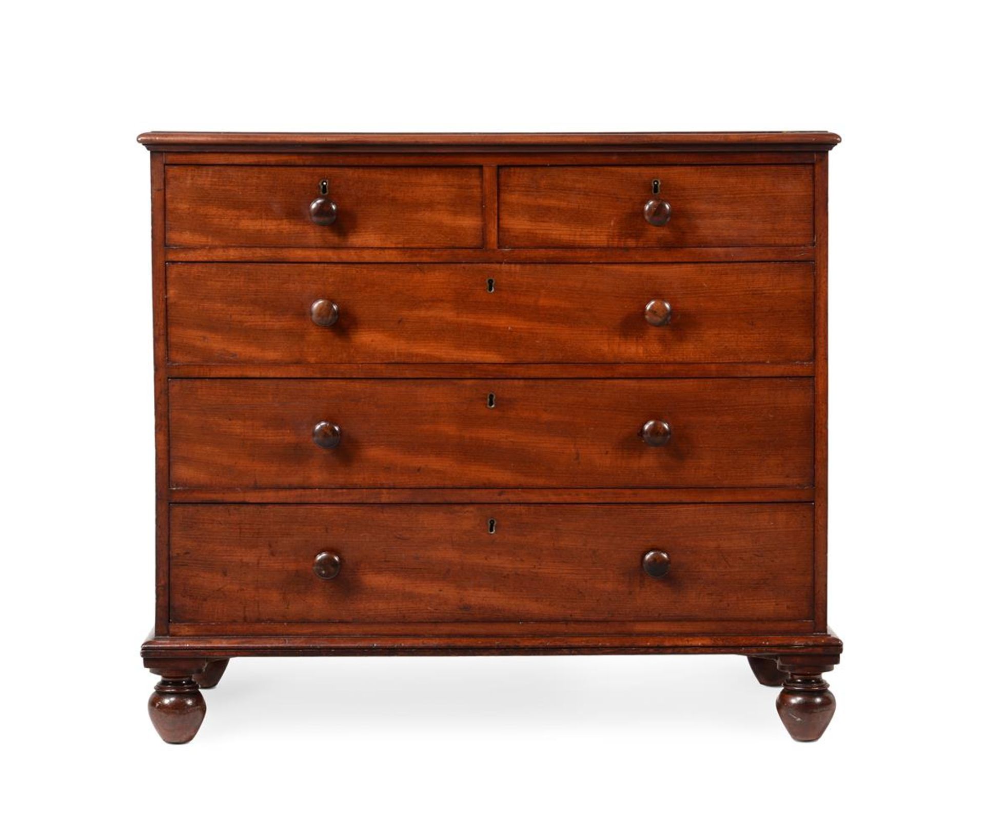 Y AN EARLY VICTORIAN MAHOGANY CHEST OF DRAWERS, BY GILLOW, CIRCA 1851