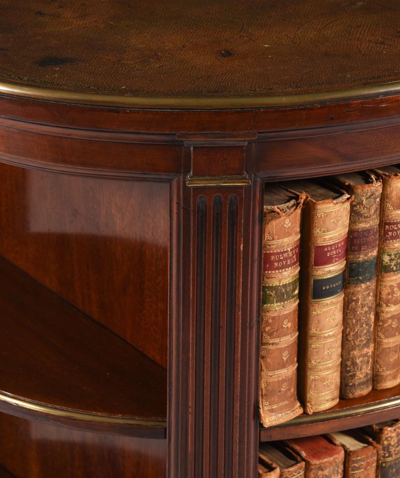 A MAHOGANY AND GILT BRASS MOUNTED OVAL OPEN BOOKCASE, SECOND HALF 19TH CENTURY - Image 3 of 3