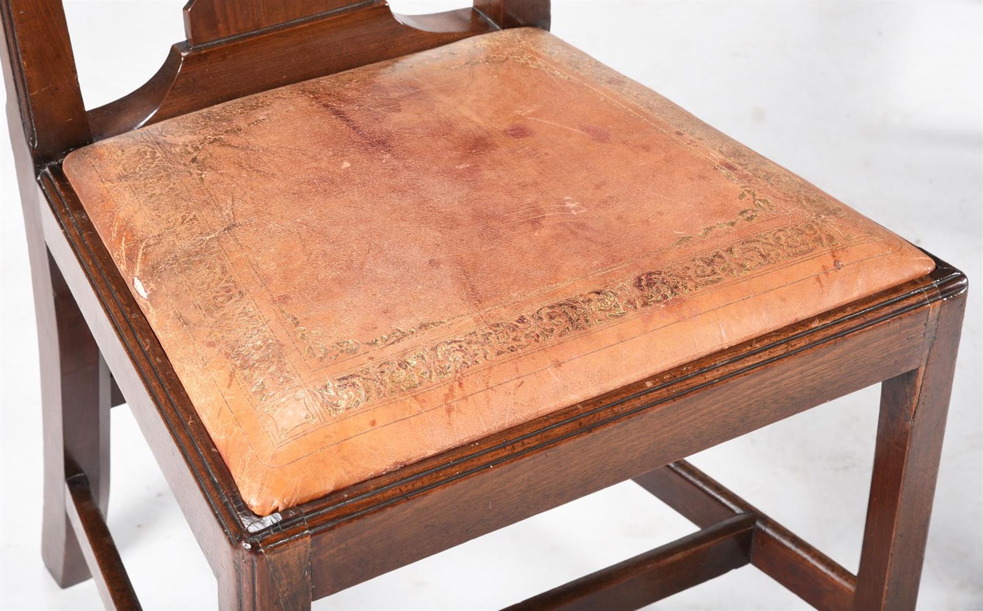 A SET OF SIX GEORGE III MAHOGANY DINING CHAIRS, LATE 18TH CENTURY - Image 4 of 4