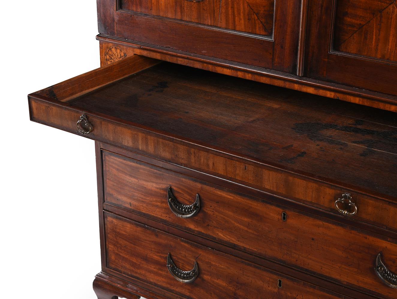A GEORGE III MAHOGANY, CROSSBANDED AND INLAID CLOTHES PRESS, CIRCA 1790 - Image 6 of 8