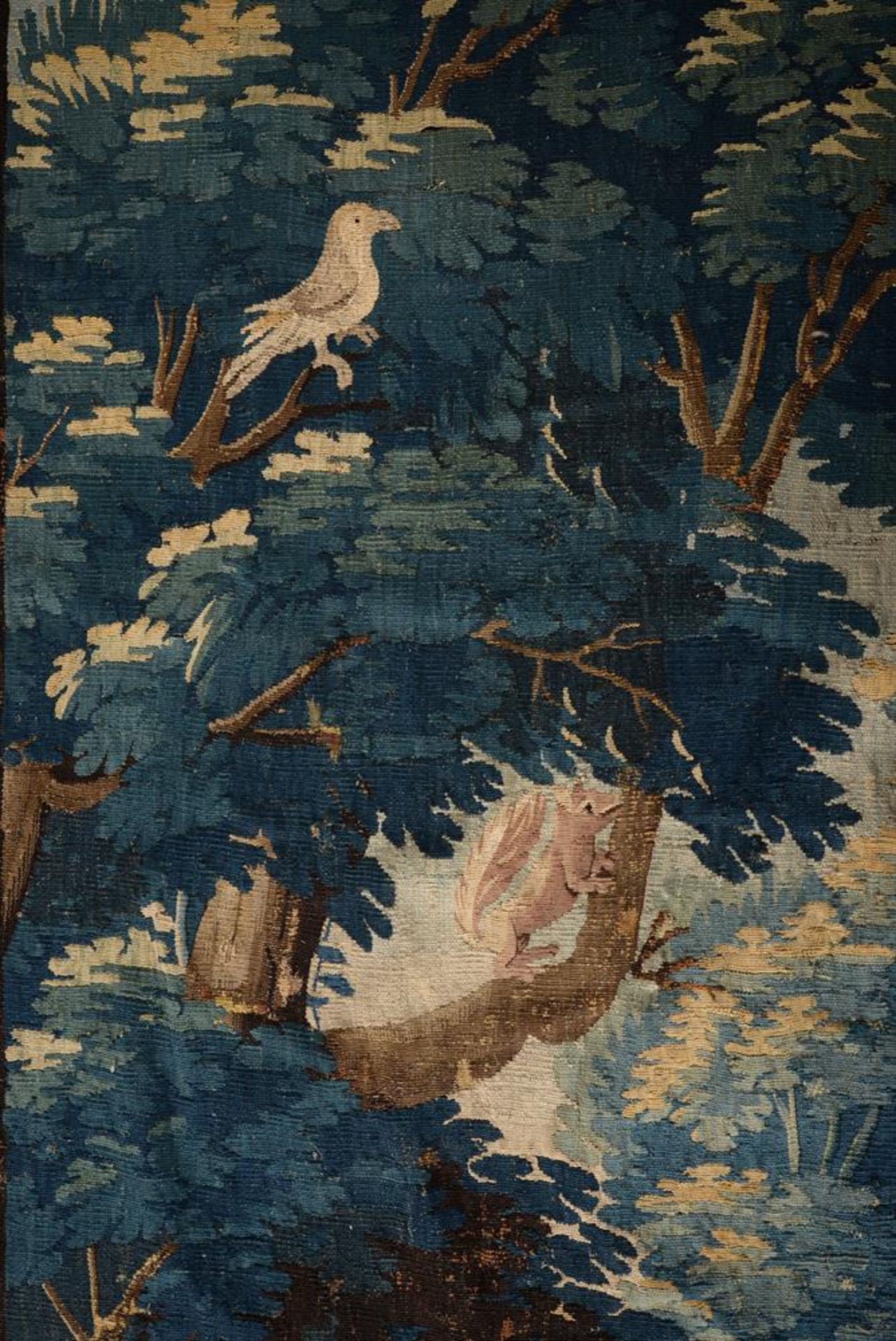 AN AUBUSSON VERDURE TAPESTRY, LATE 17TH CENTURY - Bild 3 aus 4