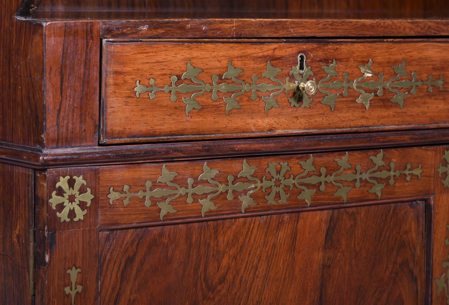 Y A REGENCY ROSEWOOD AND BRASS MARQUETRY OPEN BOOKCASE, CIRCA 1815 - Image 3 of 3