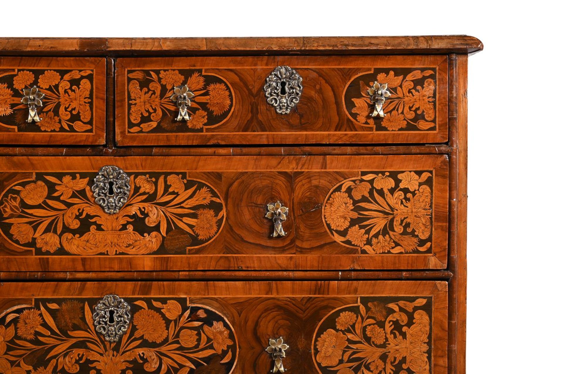 A CHARLES II OLIVEWOOD, WALNUT, FRUITWOOD OYSTER VENEERED AND MARQUETRY CHEST OF DRAWERS, CIRCA 1680 - Image 5 of 5