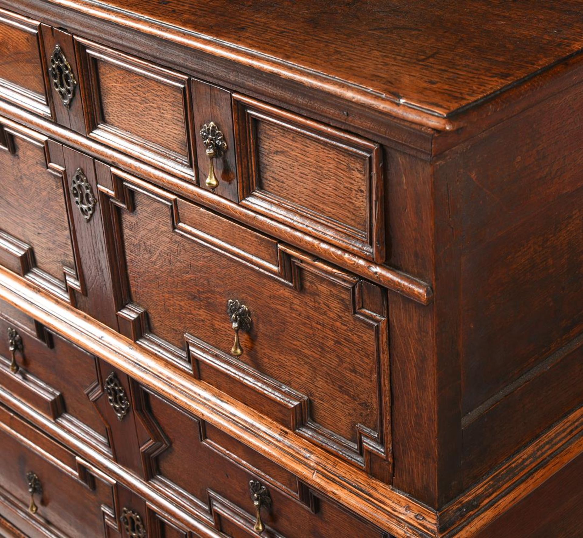 A CHARLES II OAK CHEST OF DRAWERS, LATE 17TH CENTURY - Image 4 of 4