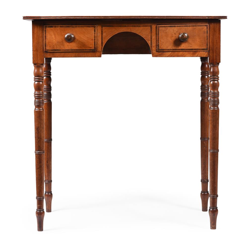 Y A GEORGE III MAHOGANY AND ROSEWOOD CROSSBANDED BOWFRONT SIDE TABLE, CIRCA 1790 - Image 2 of 4