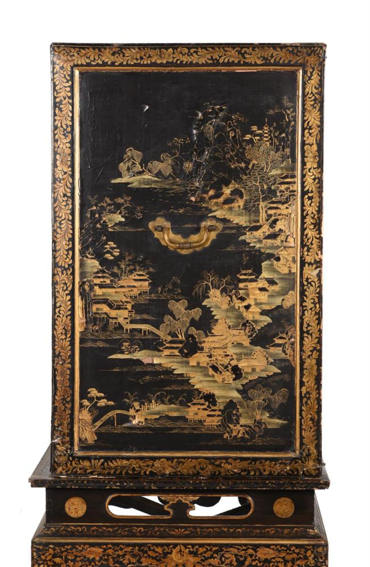 A CHINESE EXPORT LACQUER CABINET ON STAND, LATE 18TH OR EARLY 19TH CENTURY - Bild 12 aus 15