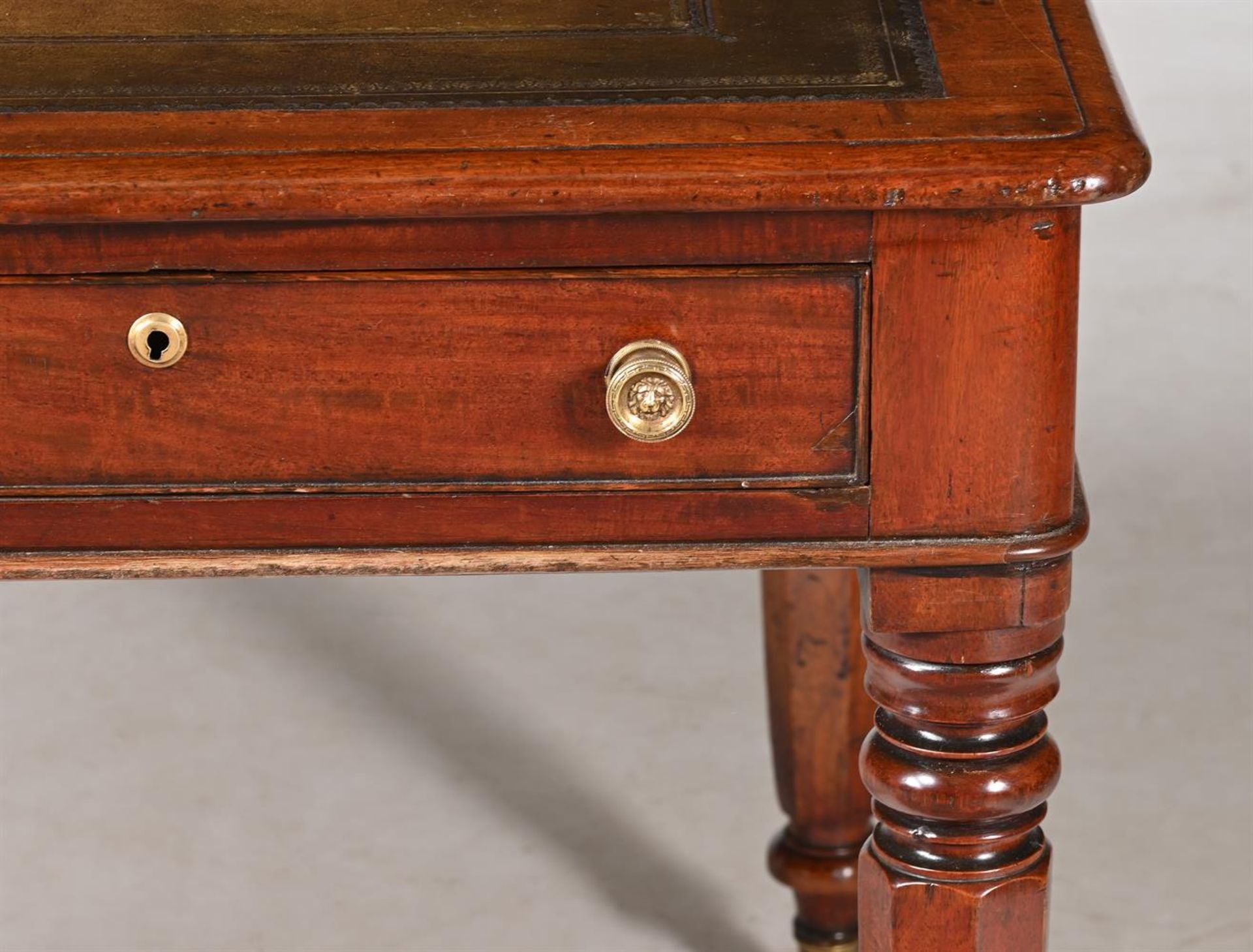 A GEORGE IV MAHOGANY LIBRARY TABLE, ATTRIBUTED TO GILLOWS, CIRCA 1830 - Image 3 of 3