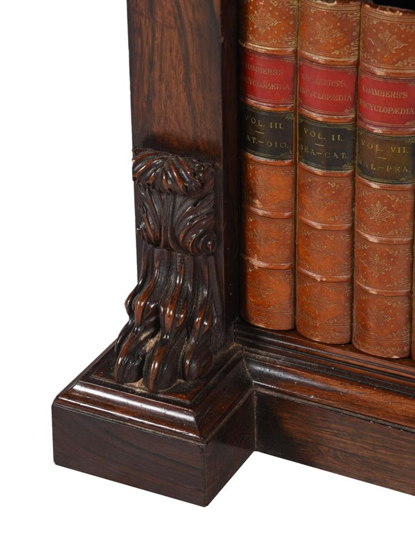 Y A REGENCY ROSEWOOD BOOKCASE, IN THE MANNER OF GILLOWS, CIRCA 1820 - Bild 5 aus 5