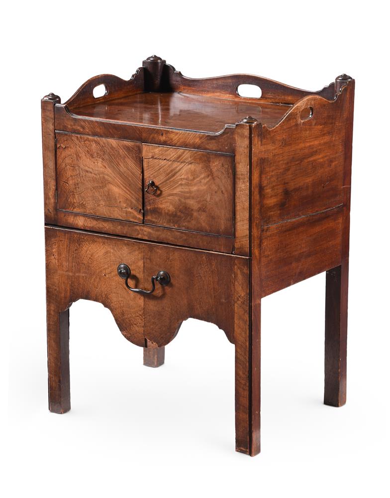 A GEORGE III MAHOGANY BEDSIDE COMMODE, CIRCA 1780