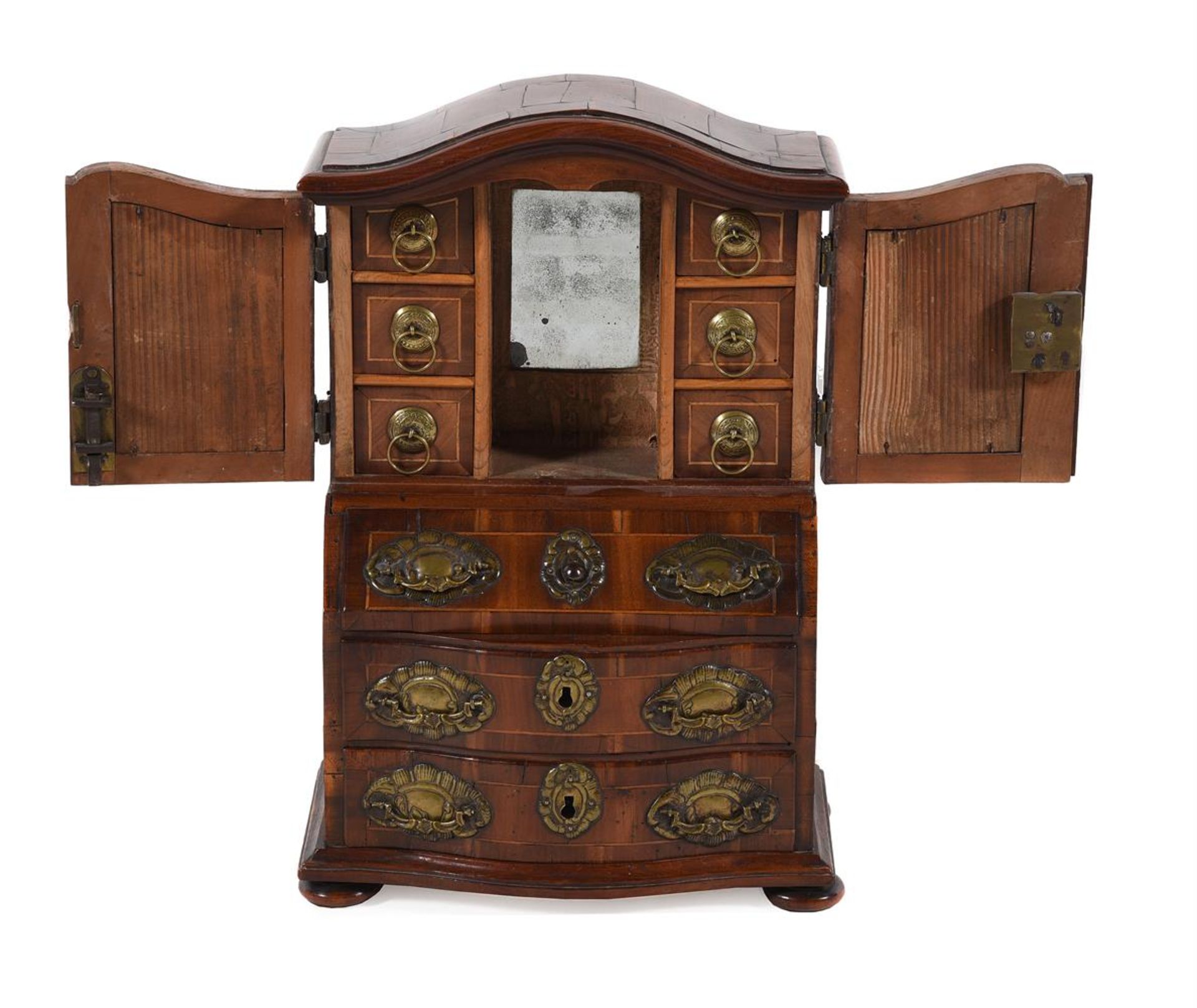 A CONTINENTAL WALNUT AND LINE INLAID MINIATURE OR APPRENTICE BUREAU CABINET, MID 18TH CENTURY - Bild 2 aus 3