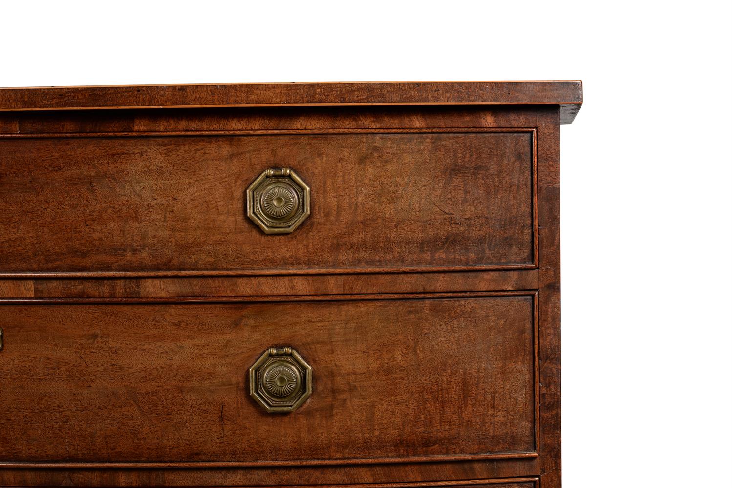 A GEORGE III MAHOGANY BOWFRONT CHEST OF DRAWERS, CIRCA 1800 - Image 3 of 3