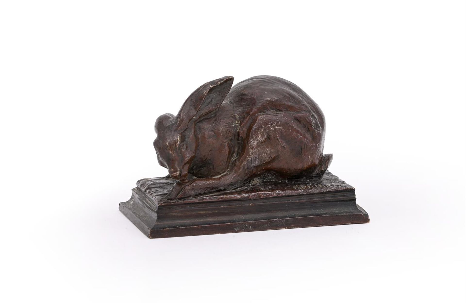 CHARLES GREMION (FRENCH, 19TH/20TH CENTURY), A BRONZE MODEL OF A HARE GROOMING - Image 2 of 5