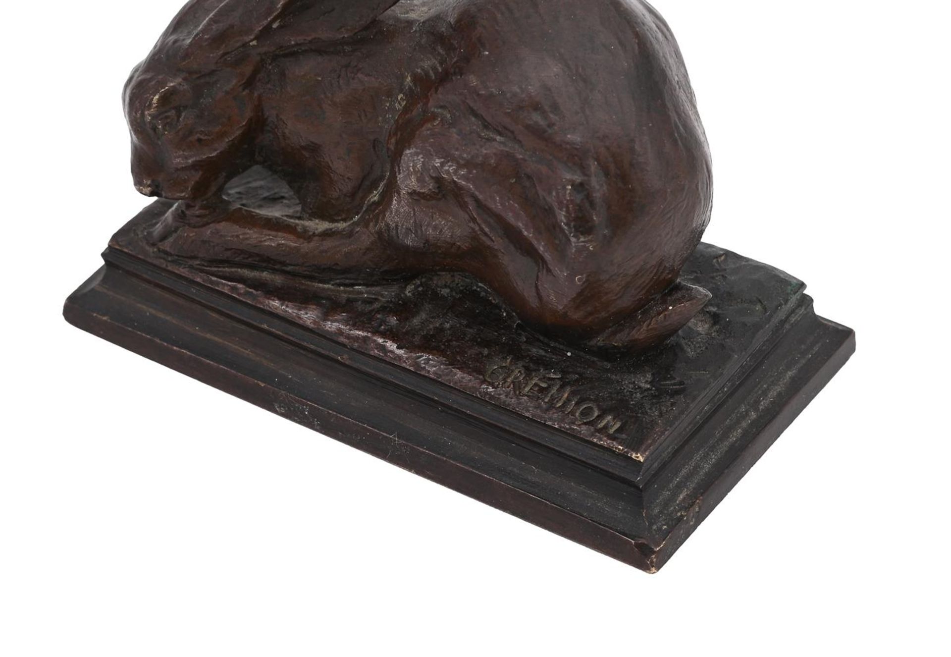 CHARLES GREMION (FRENCH, 19TH/20TH CENTURY), A BRONZE MODEL OF A HARE GROOMING - Image 4 of 5