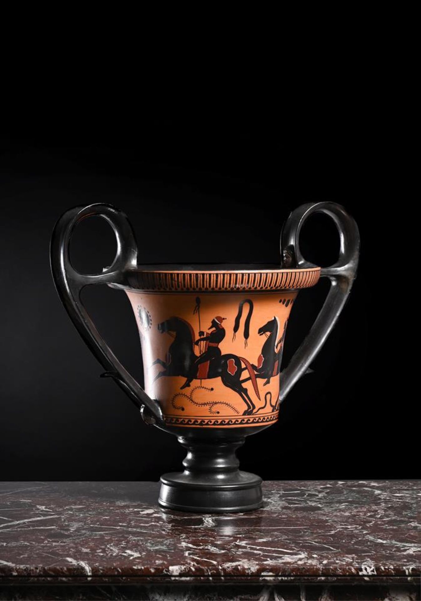 A BLACK FIGURE KANTHAROS KRATER VASE, EARLY 19TH CENTURY - Image 2 of 4
