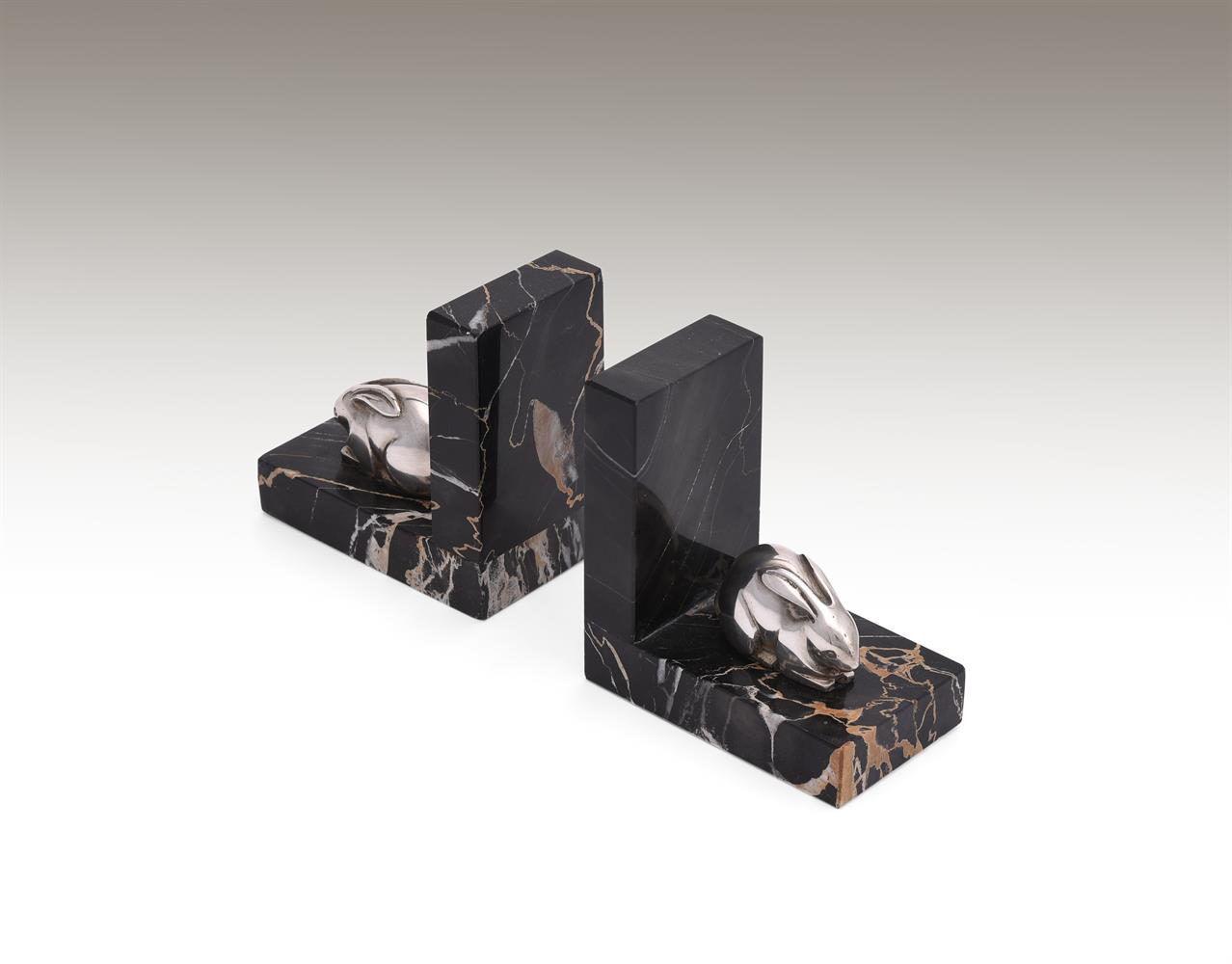 OTTENWALD, A PAIR OF ART DECO SILVERED BRONZE AND MARBLE RABBIT BOOKENDS - Image 4 of 4