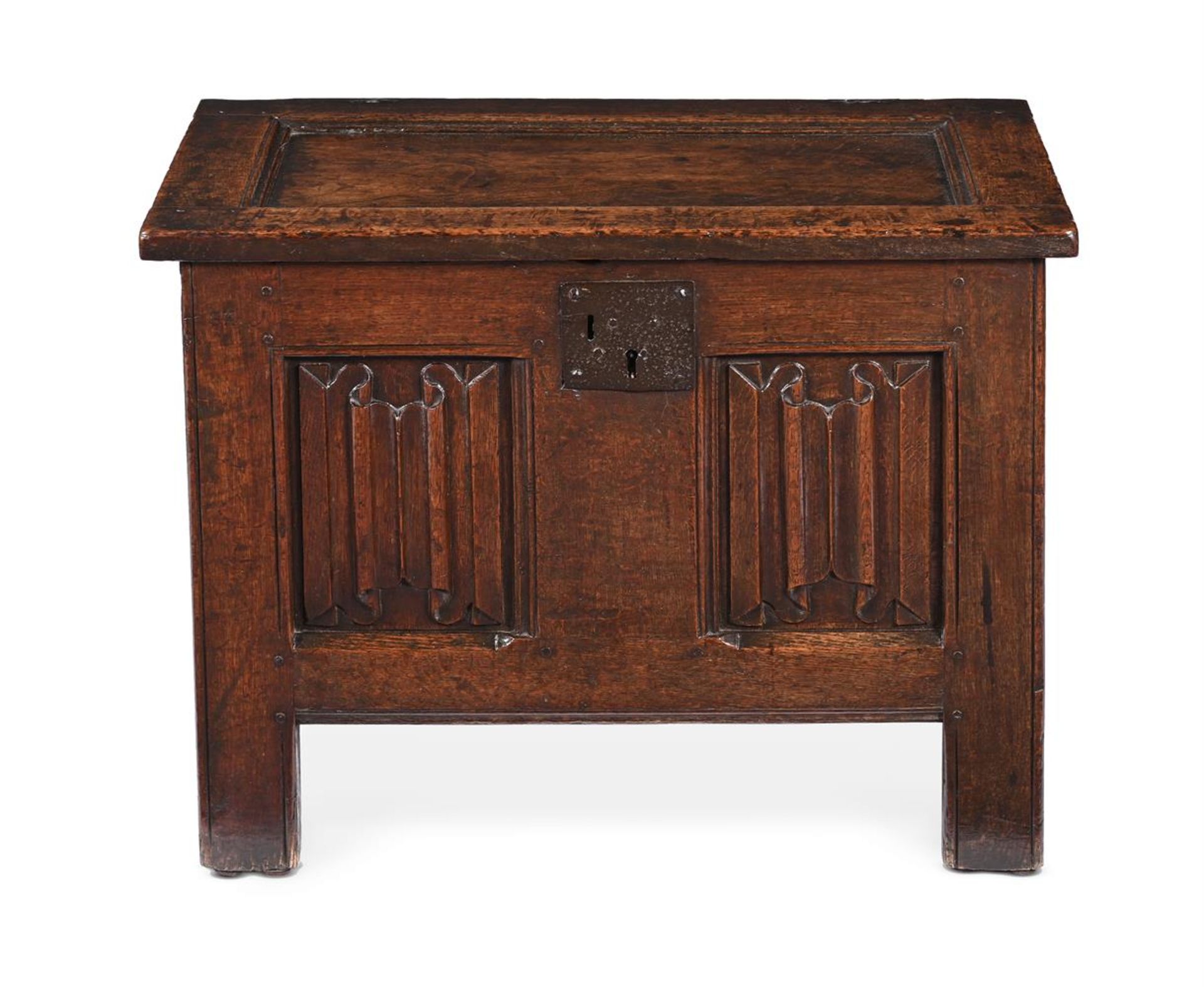 A SMALL ELIZABETHAN OAK COFFER, LATE 16TH OR EARLY 17TH CENTURY