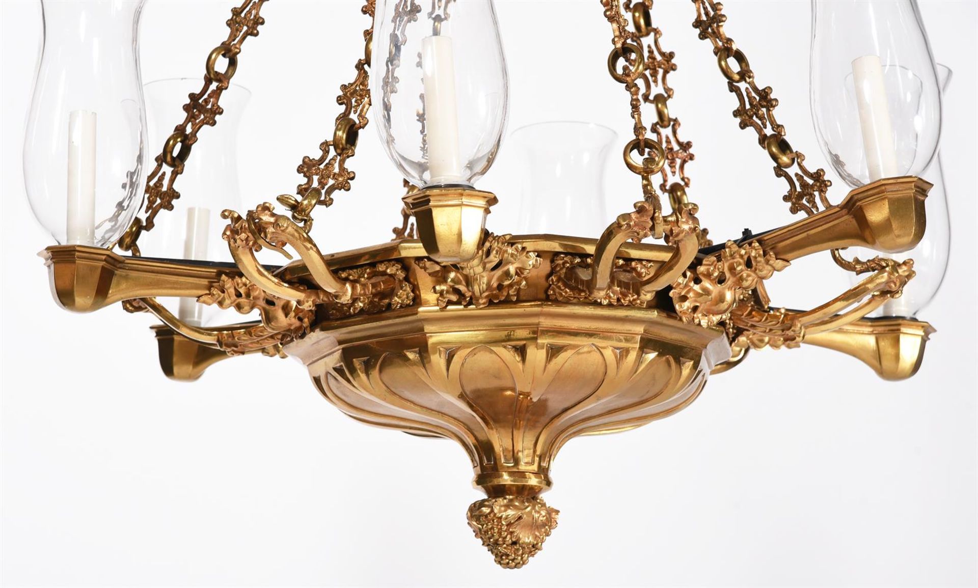 A GILT BRONZE SIX BRANCH HANGING LIGHT IN THE GOTHIC TASTE IN THE MANNER OF WILLIAM COLLINS - Bild 2 aus 6