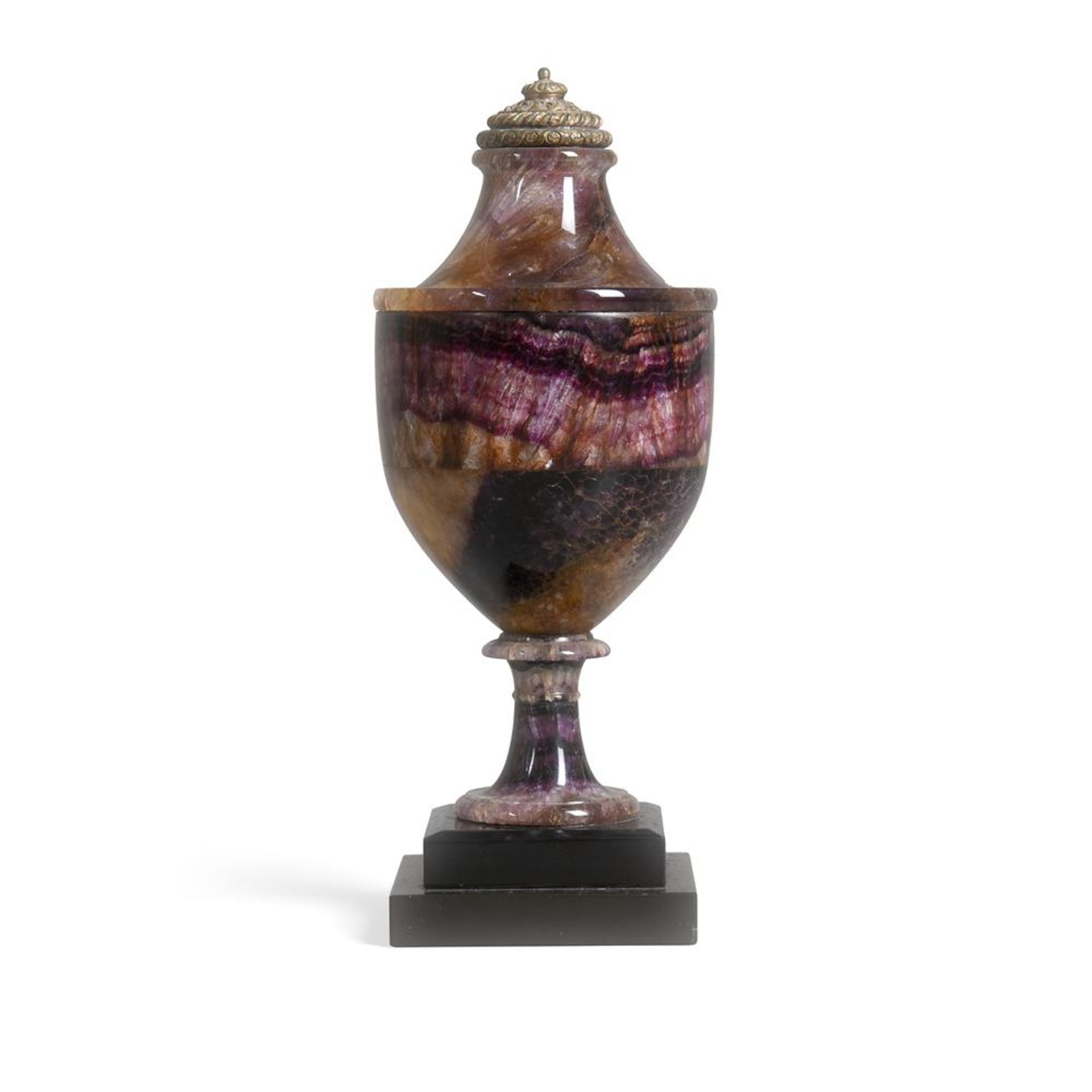 A GEORGE III BLUE JOHN URN, CIRCA 1800-1820 - Image 2 of 5