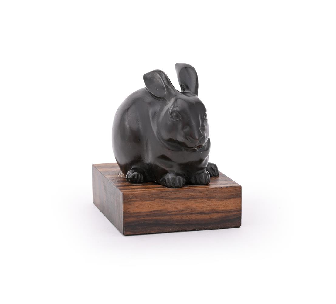 λ JEAN CLAUDE DESPOULAIN (FRENCH, 1945-), A BRONZE MODEL OF A SEATED RABBIT - Image 3 of 4