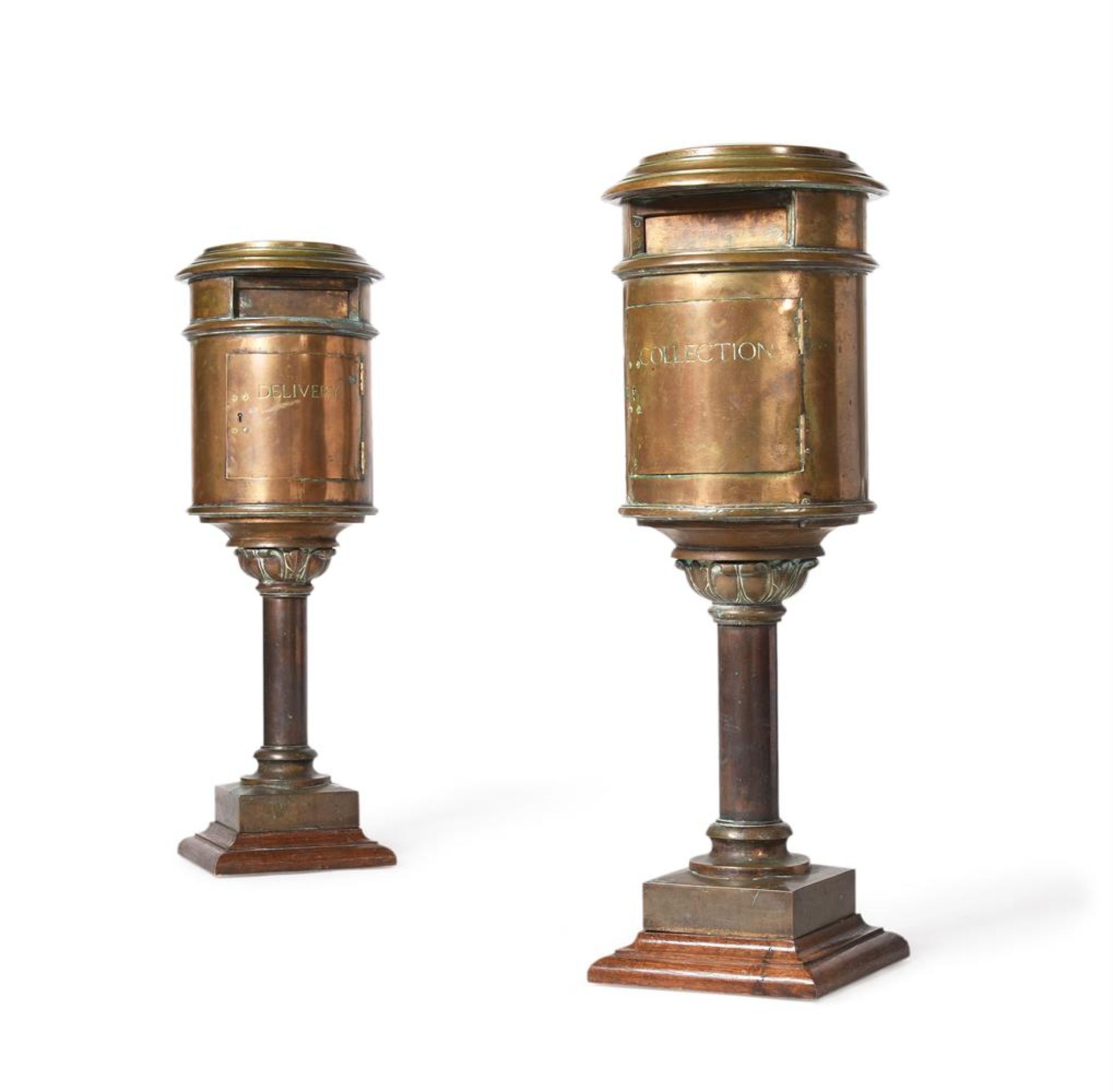 AN UNUSUAL PAIR OF BRASS AND OAK HOTEL OR COUNTRY HOUSE POST BOXES, EARLY 20TH CENTURY