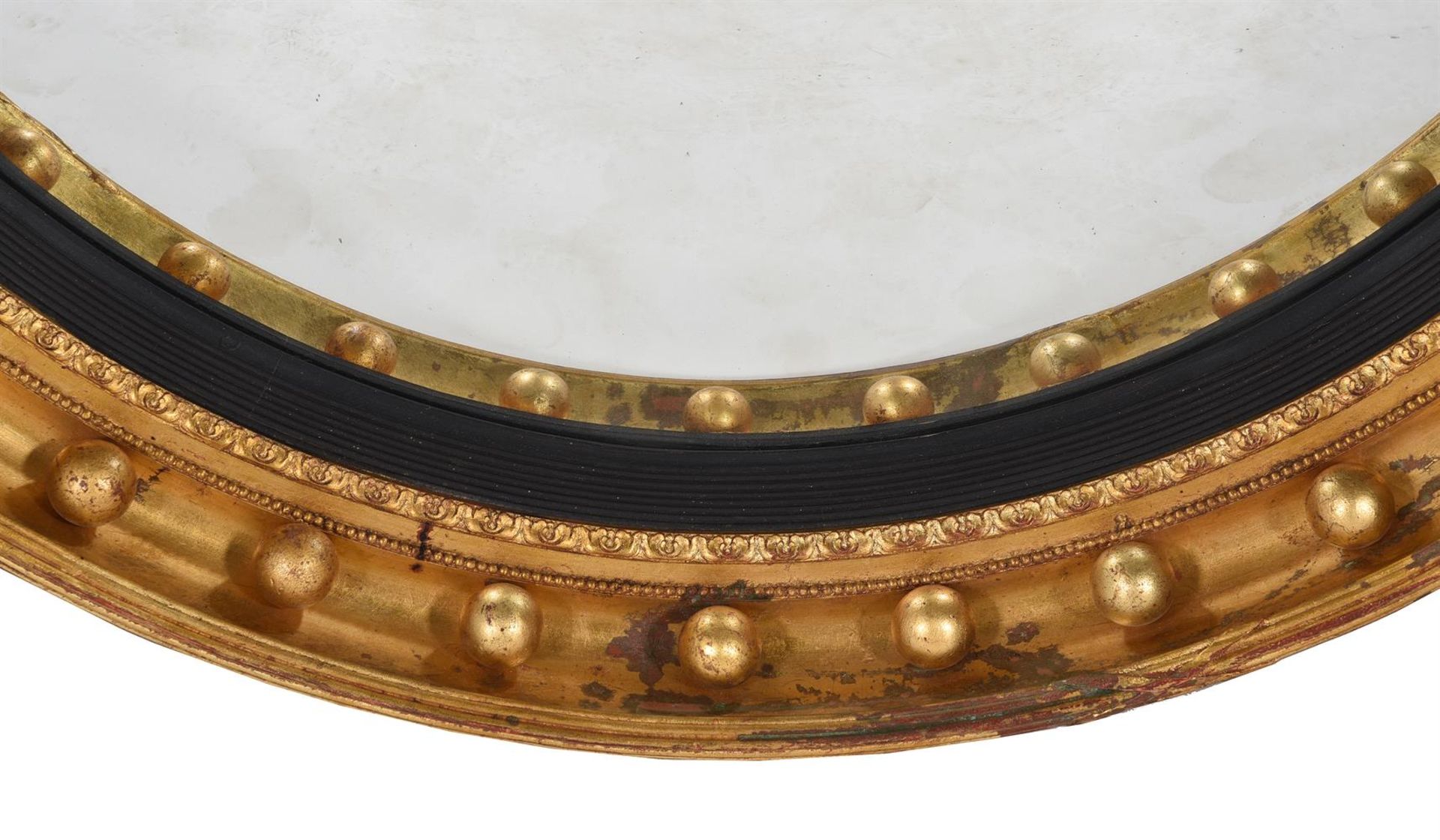 A LARGE GILTWOOD CONVEX WALL MIRROR, IN REGENCY STYLE, LATE 20TH CENTURY - Bild 2 aus 3