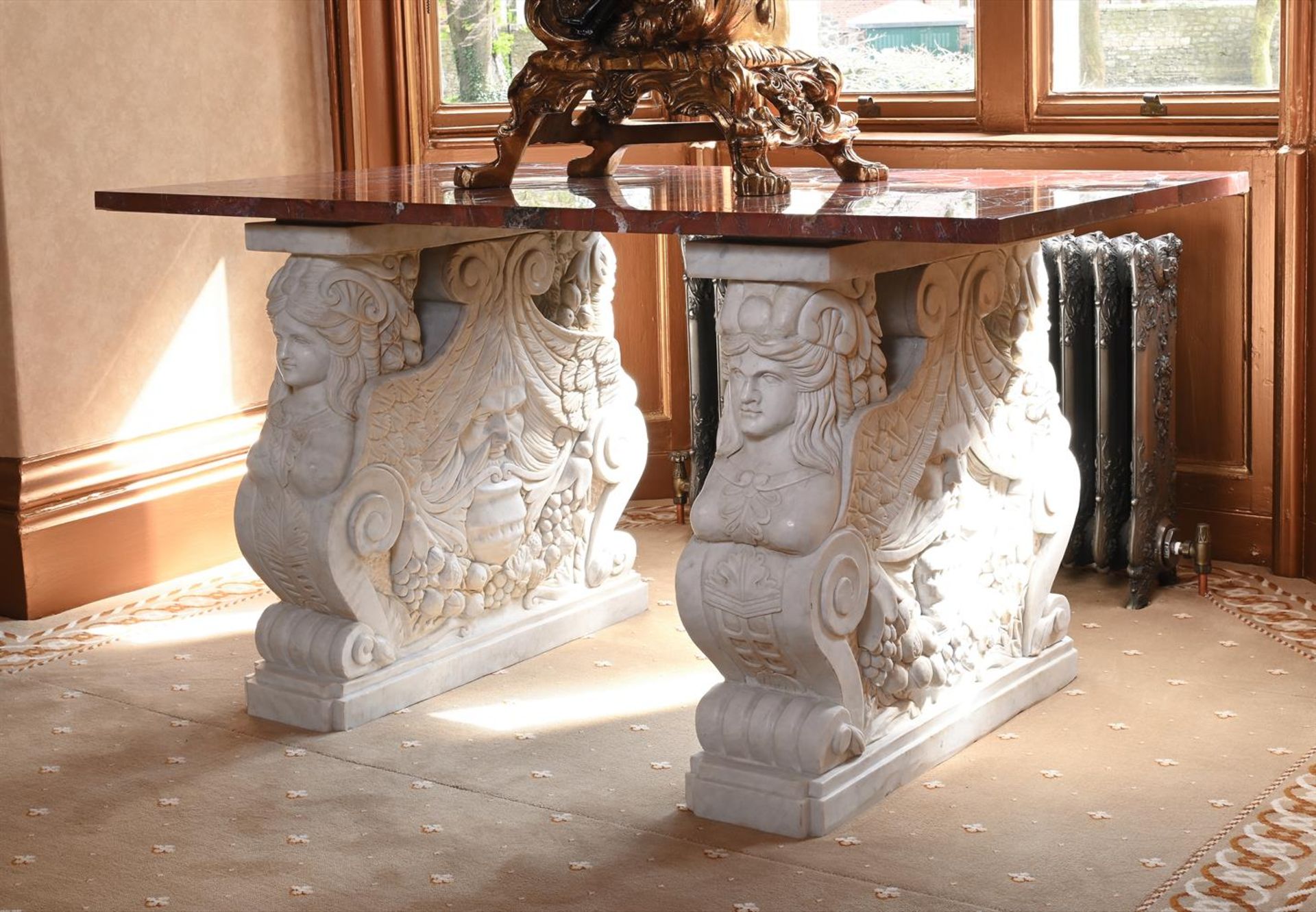 A PAIR OF RED JASPER AND WHITE MARBLE TABLES, IN THE 18TH CENTURY MANNER, CONTEMPORARY - Image 2 of 7