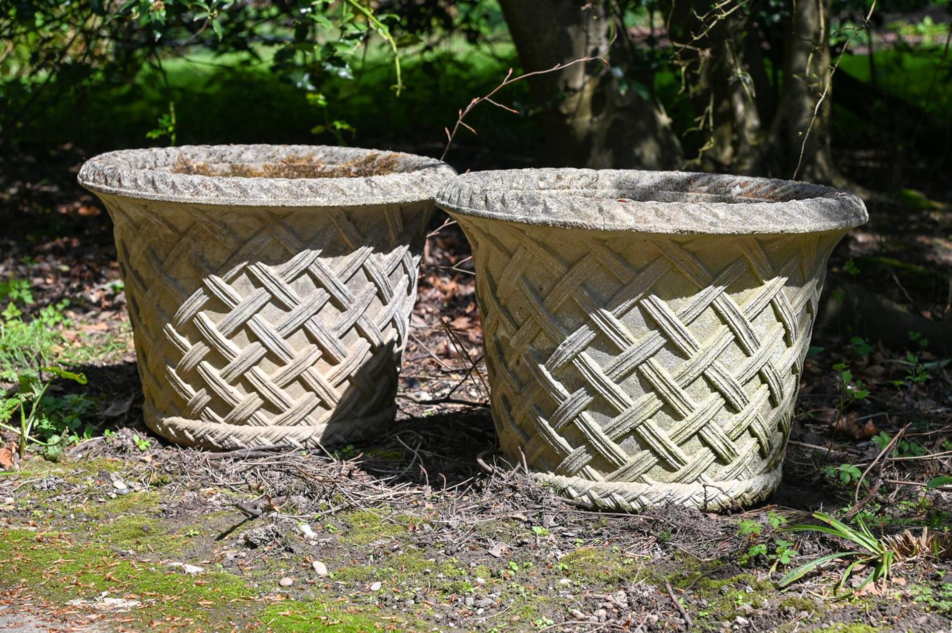 A SET OF EIGHT COMPOSITION STONE GARDEN URNS, OF HADDON BASKETWEAVE FORM, LATE 20TH CENTURY - Image 3 of 5