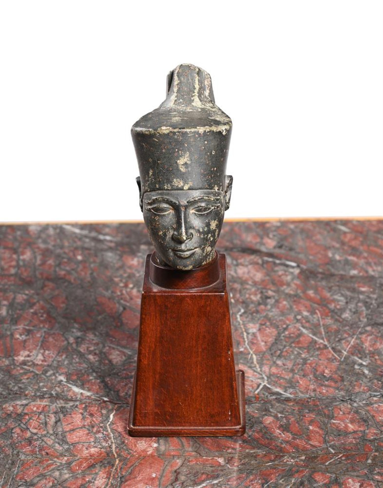 AFTER THE ANTIQUE, A MARBLE BUST FRAGMENT OF A PHAROAH'S HEAD, 19TH CENTURY OR EARLIER - Image 4 of 4