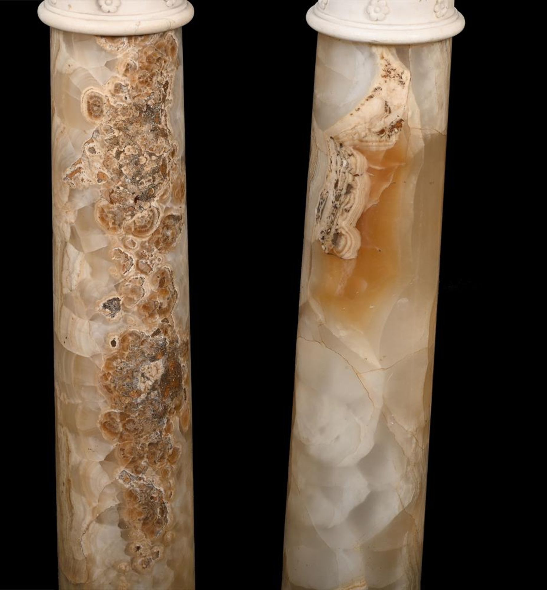 A GOOD PAIR OF FIGURED ALABASTER AND STATUARY MARBLE PEDESTALS, 18TH CENTURY - Image 2 of 2