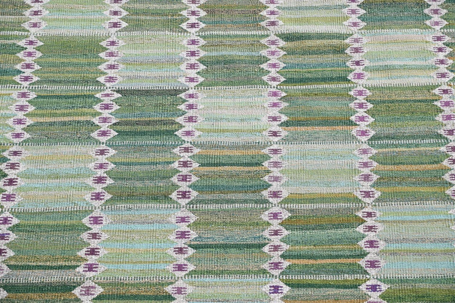 A WOVEN CARPET, BY ROBERT STEPHENSON, MODERN, approximately 400 x 303cm - Image 2 of 3