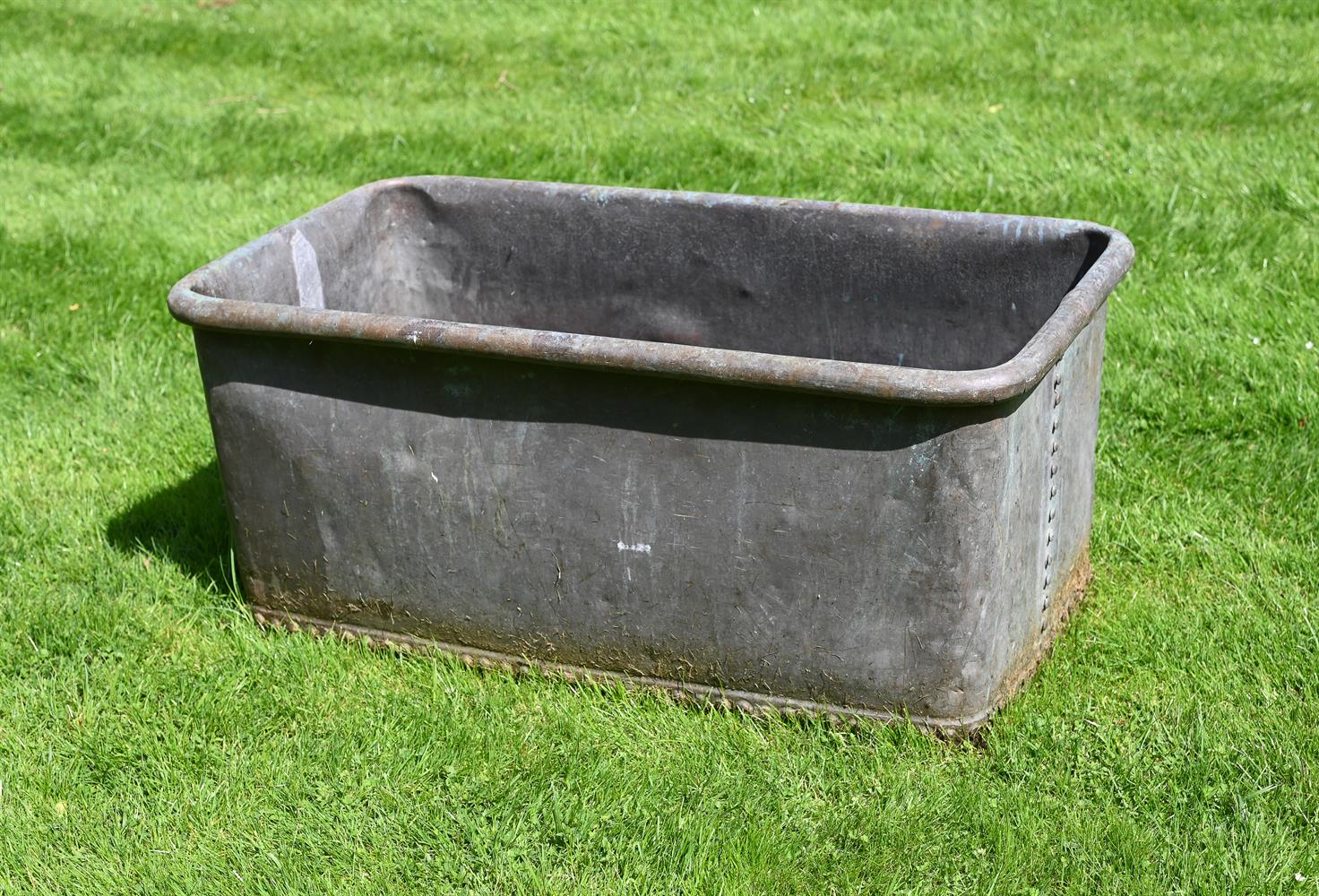 A RIVETED COPPER CISTERN OR PLANTER, 19TH OR EARLY 20TH CENTURY