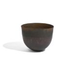 λ JOHN WARD (BRITISH 1938-2023), A LARGE BROWN GLAZED BOWL