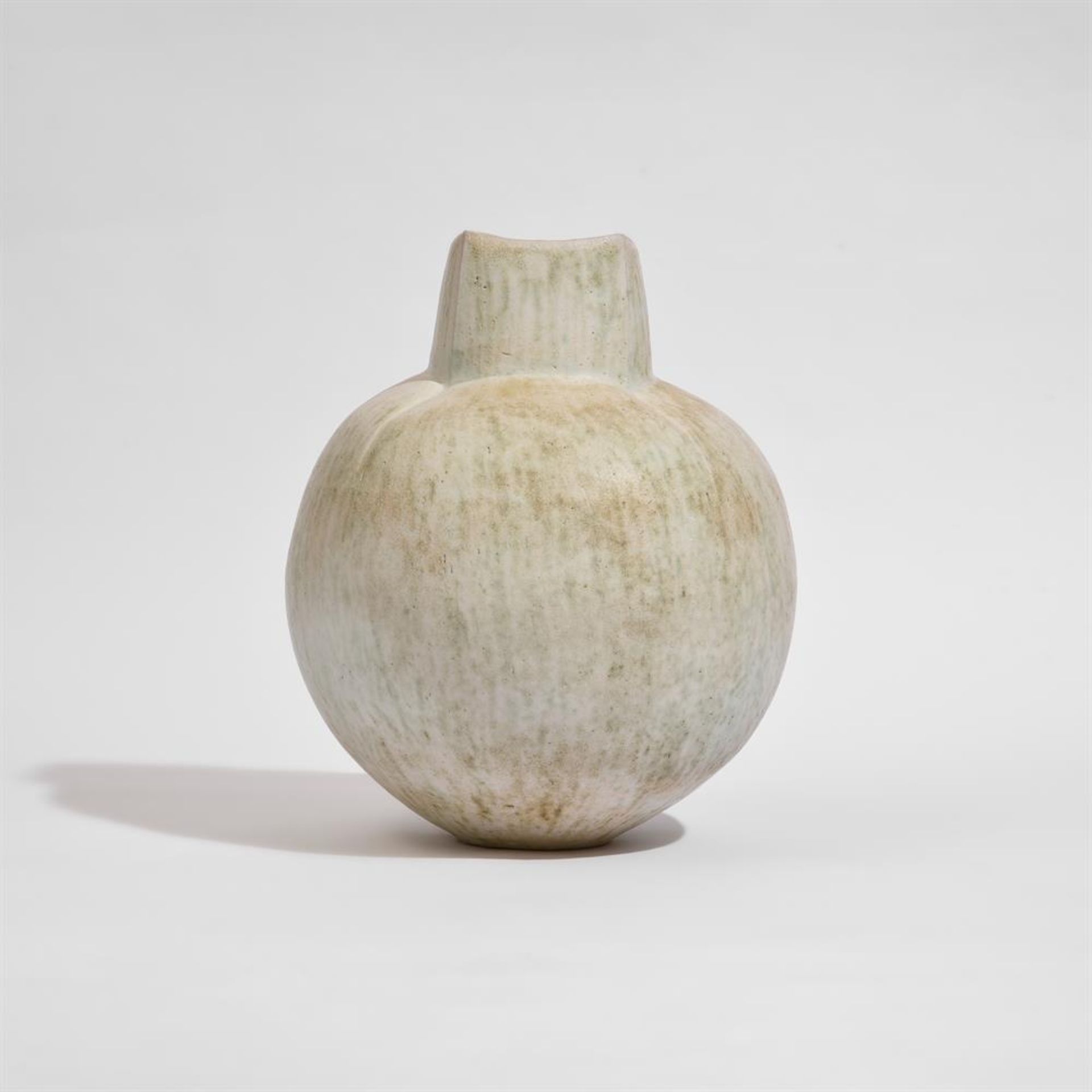 λ JOHN WARD (BRITISH 1938-2023), A GLOBULAR SQUARE NECKED VASE - Image 3 of 5