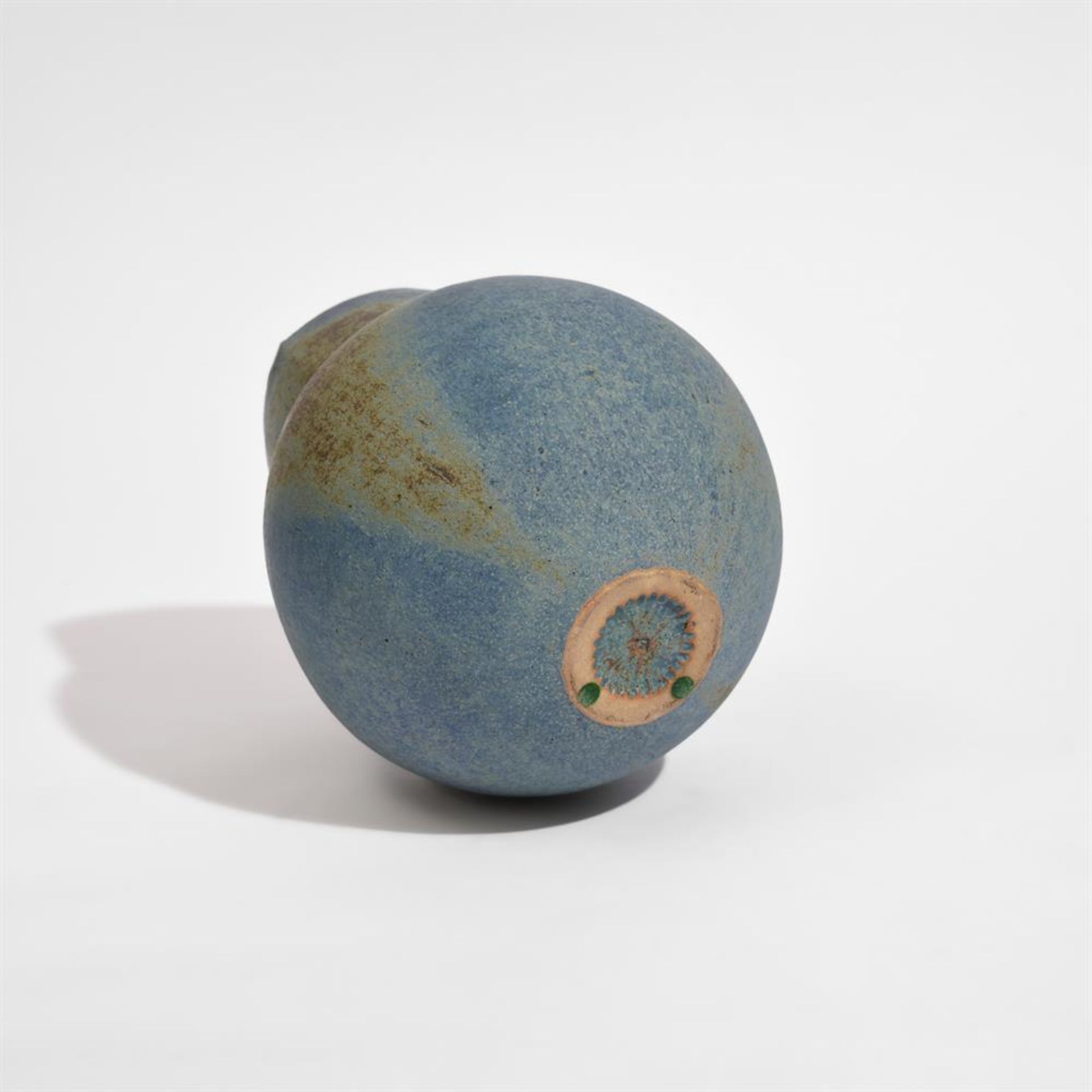 λ JOHN WARD (BRITISH 1938-2023), A MATT BLUE VASE - Image 6 of 7