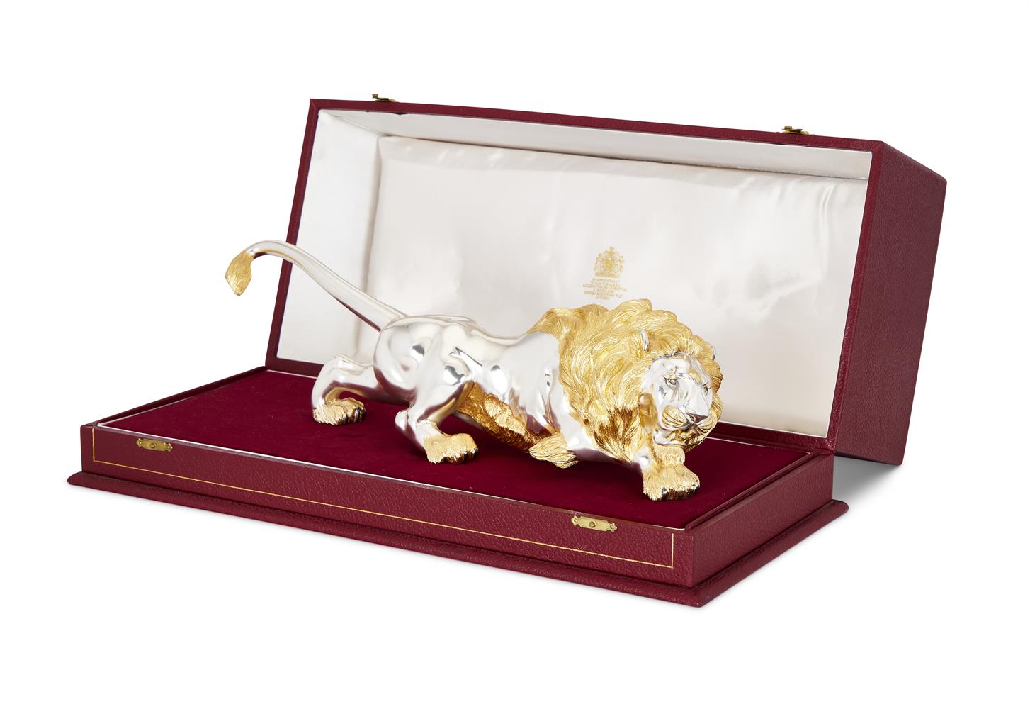A CASED SILVER AND SILVER GILT MODEL OF A LION - Image 2 of 2