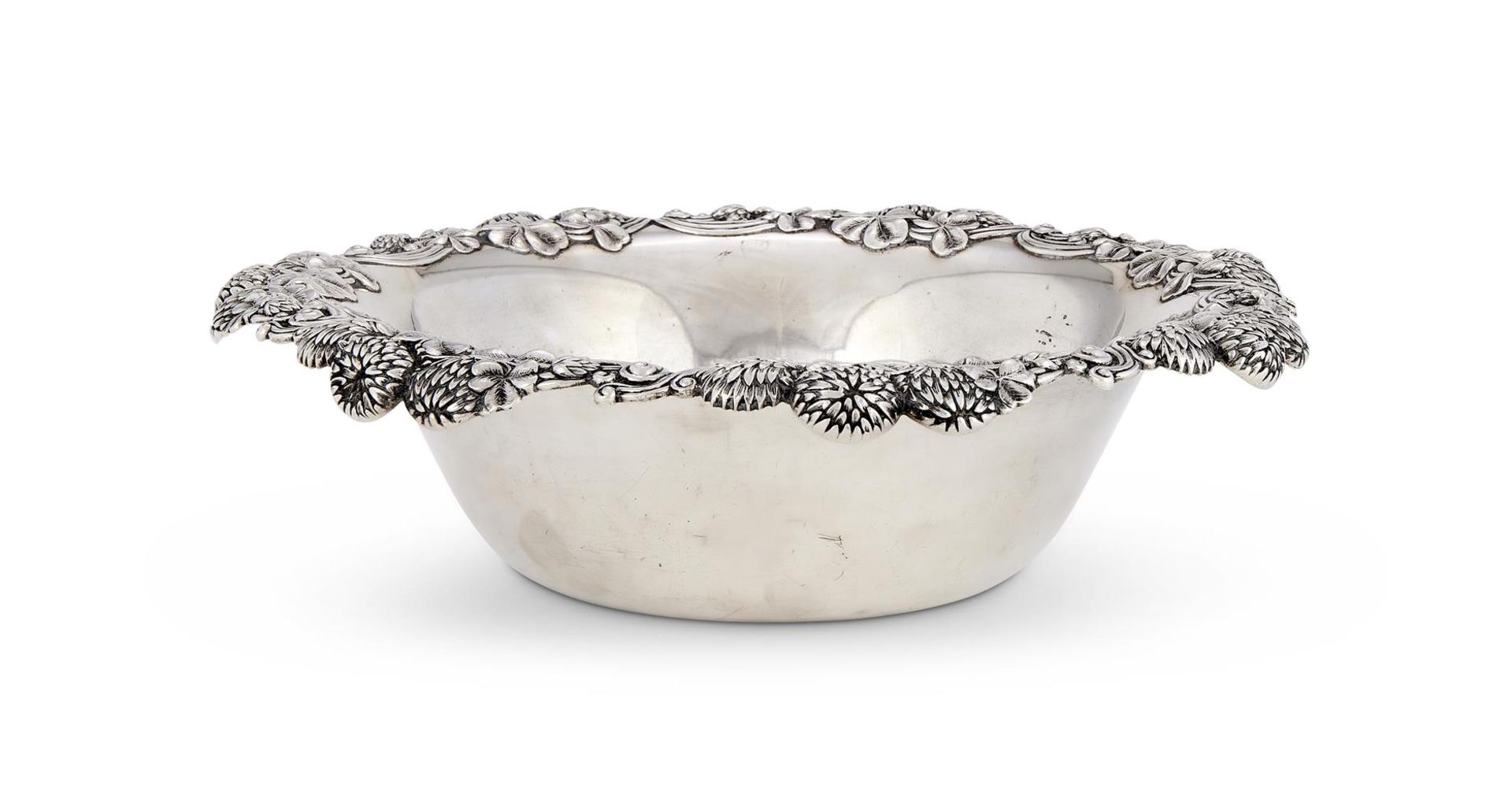 AN AMERICAN SILVER SHAPED CIRCULAR BOWL