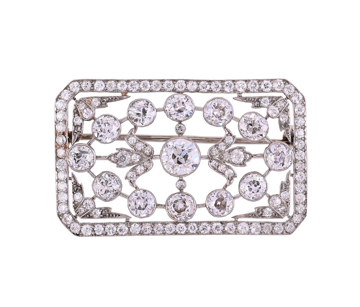 A BELLE EPOQUE DIAMOND PANEL BROOCH, CIRCA 1910