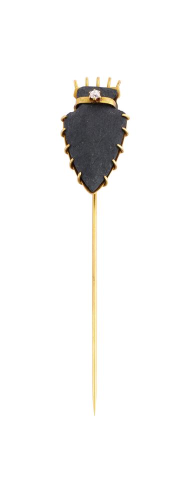 A LATE 19TH CENTURY GOLD AND DIAMOND STICK PIN