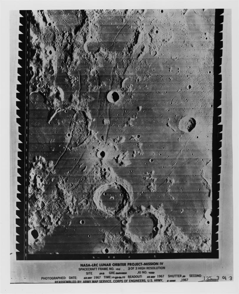 Orbital narrow angle views of the Moon (4 photos), Lunar Orbiter 4, May 1967 - Image 6 of 9