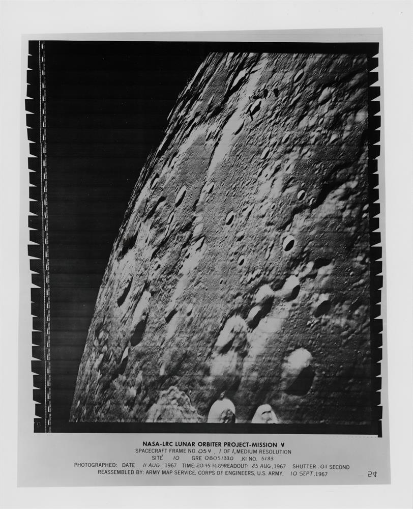 Orbital wide angle views of the Moon (4 photos), Lunar Orbiter 5, August 1967 - Image 2 of 9