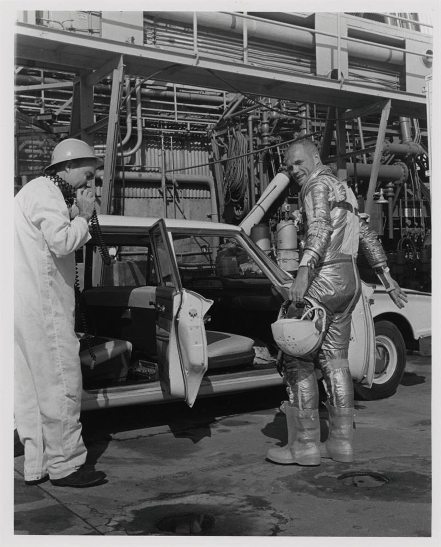 Pre-launch preparations for the historic first U.S. orbital mission (4 views), Mercury Atlas 6, Febr - Image 3 of 10