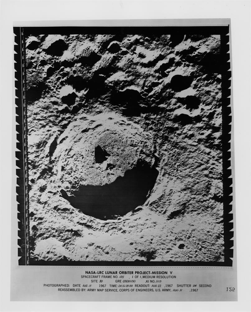 Orbital wide angle views of the Moon (4 photos), Lunar Orbiter 5, August 1967 - Image 8 of 9