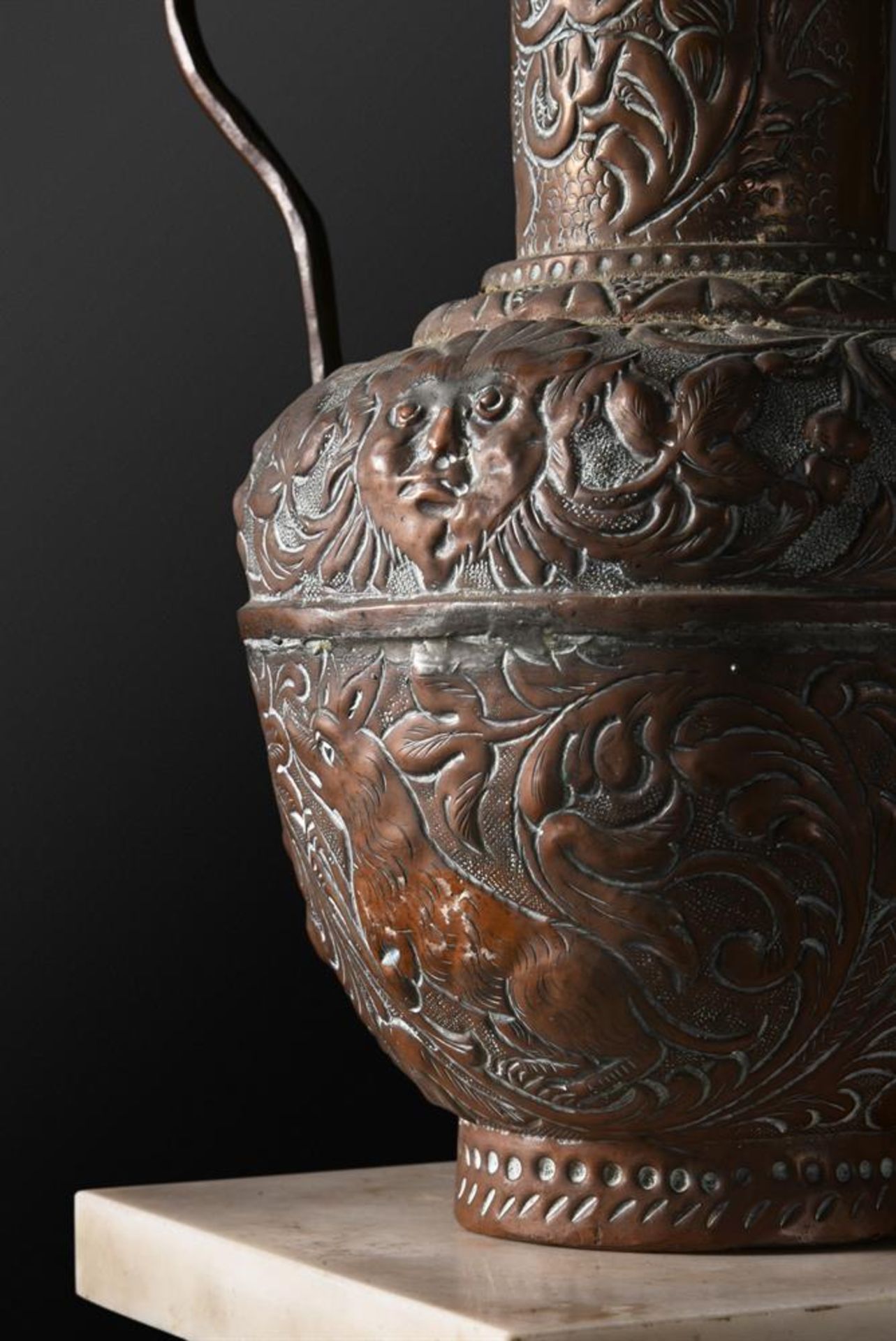 AN INDIAN COPPER TWIN HANDLED AMPHORA - Image 3 of 4