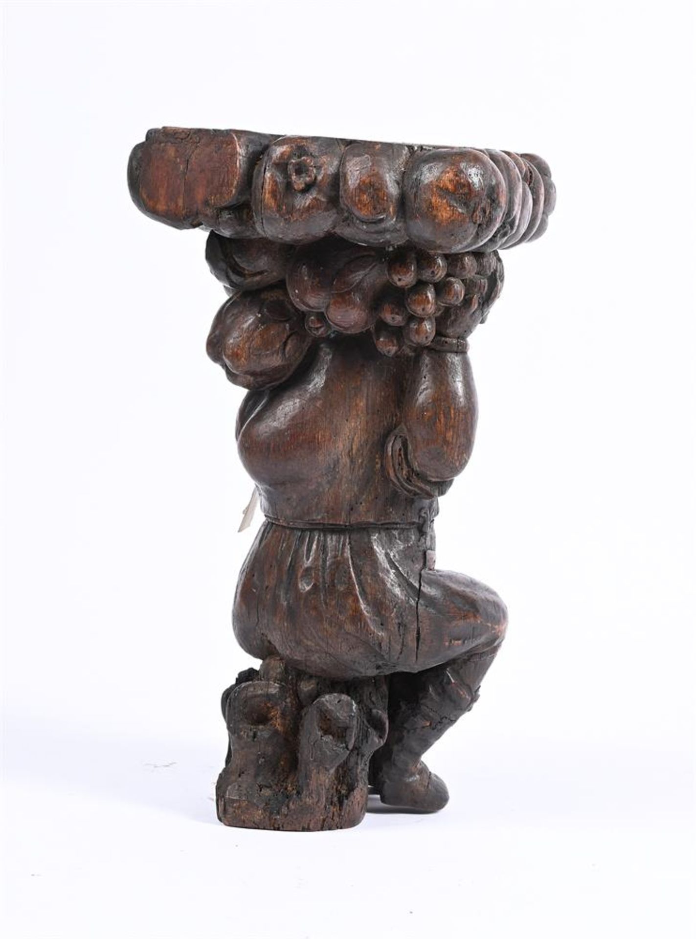 A CONTINENTAL CARVED OAK COLUMN CAPITAL - Image 2 of 2