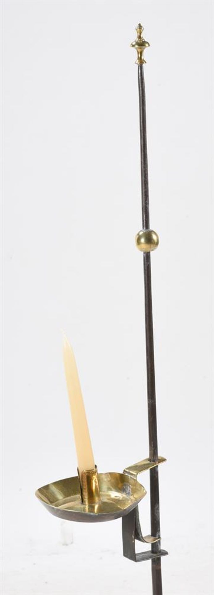 A BRASS AND STEEL CANDLE OR RUSH STAND - Bild 2 aus 2