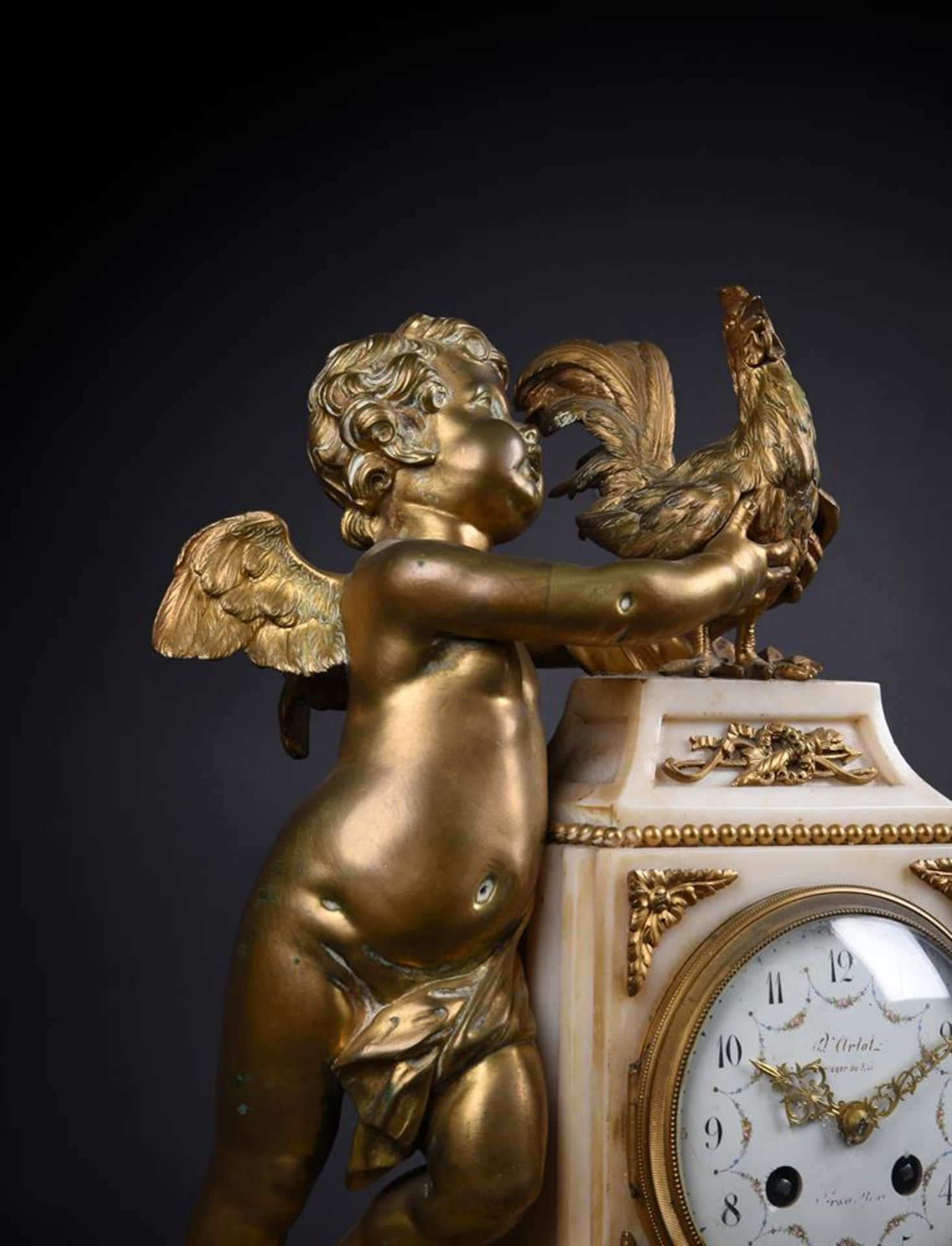 A FRENCH GILT METAL AND MARBLE MANTEL CLOCK IN LOUIS XVI STYLE - Image 2 of 2