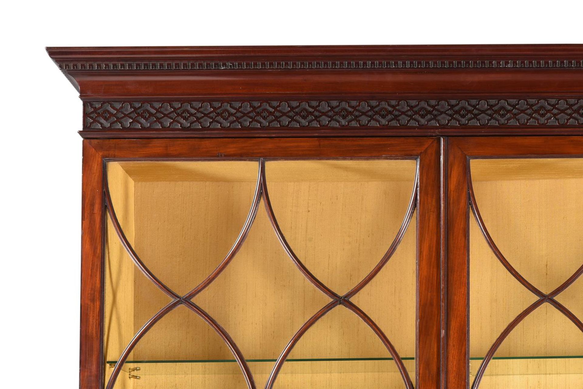 A MAHOGANY BOOKCASE CABINET IN GEORGE III STYLE - Image 2 of 3