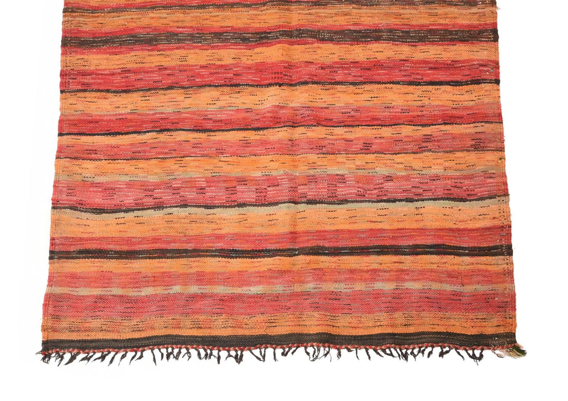 A FLAT WOVEN RUG - Image 2 of 2