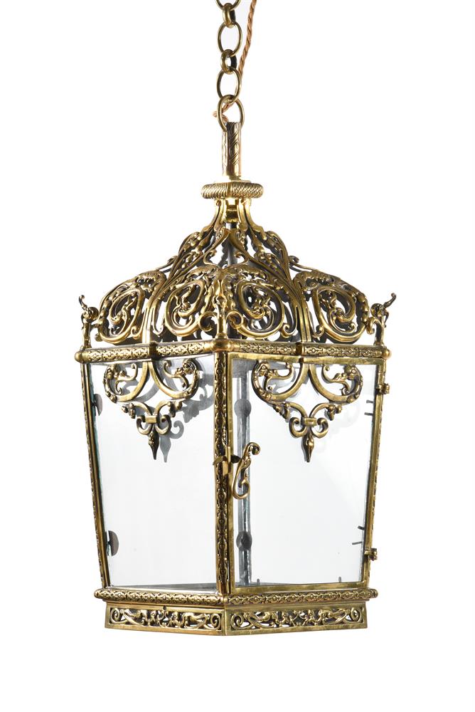 A BRASS LANTERN OF TAPERED FORM - Image 2 of 4