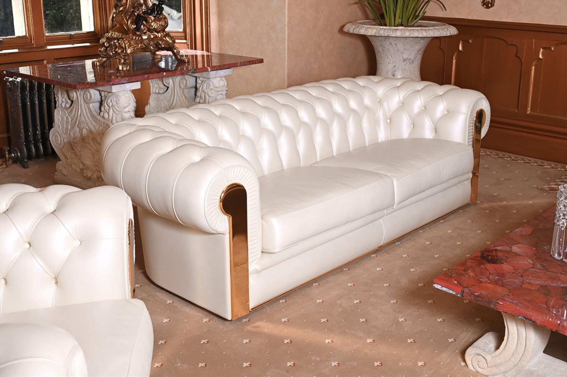 FENDI CASA, ALBIONE, A WHITE LEATHER UPHOLSTERED SUITE - Image 4 of 4
